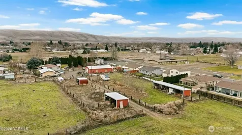 7703 Ahtanum Road Yakima WA 98903