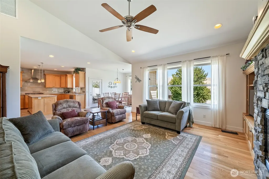 3513 Dianna Way Wenatchee WA 98801