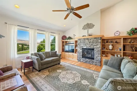 3513 Dianna Way Wenatchee WA 98801