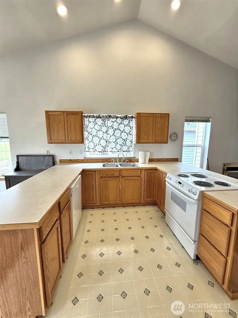 567 Puffin Avenue NE Ocean Shores WA 98569