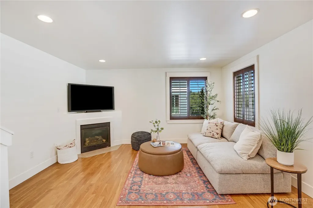 4851 Delridge Way SW Seattle WA 98106