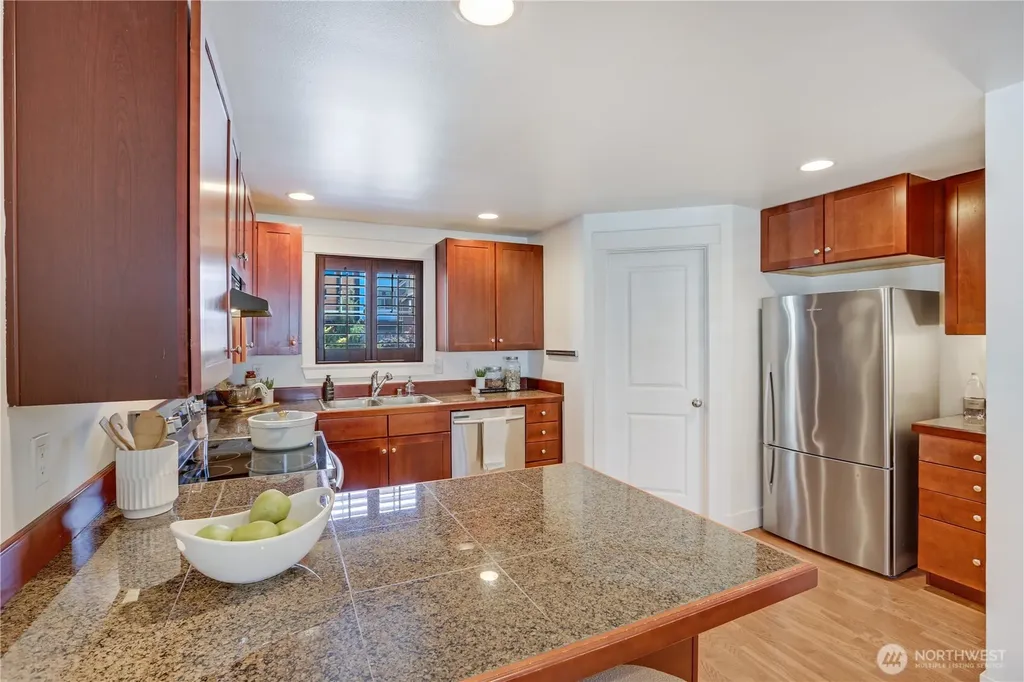 4851 Delridge Way SW Seattle WA 98106