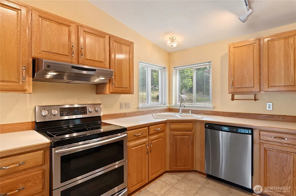 12591 NE Douglas Drive Kingston WA 98346