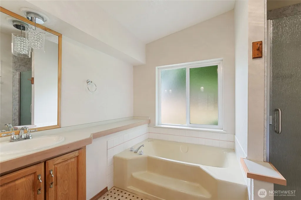 12591 NE Douglas Drive Kingston WA 98346