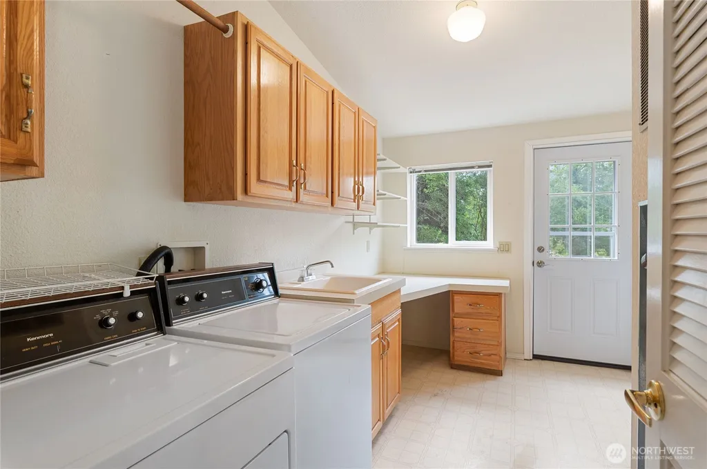 12591 NE Douglas Drive Kingston WA 98346
