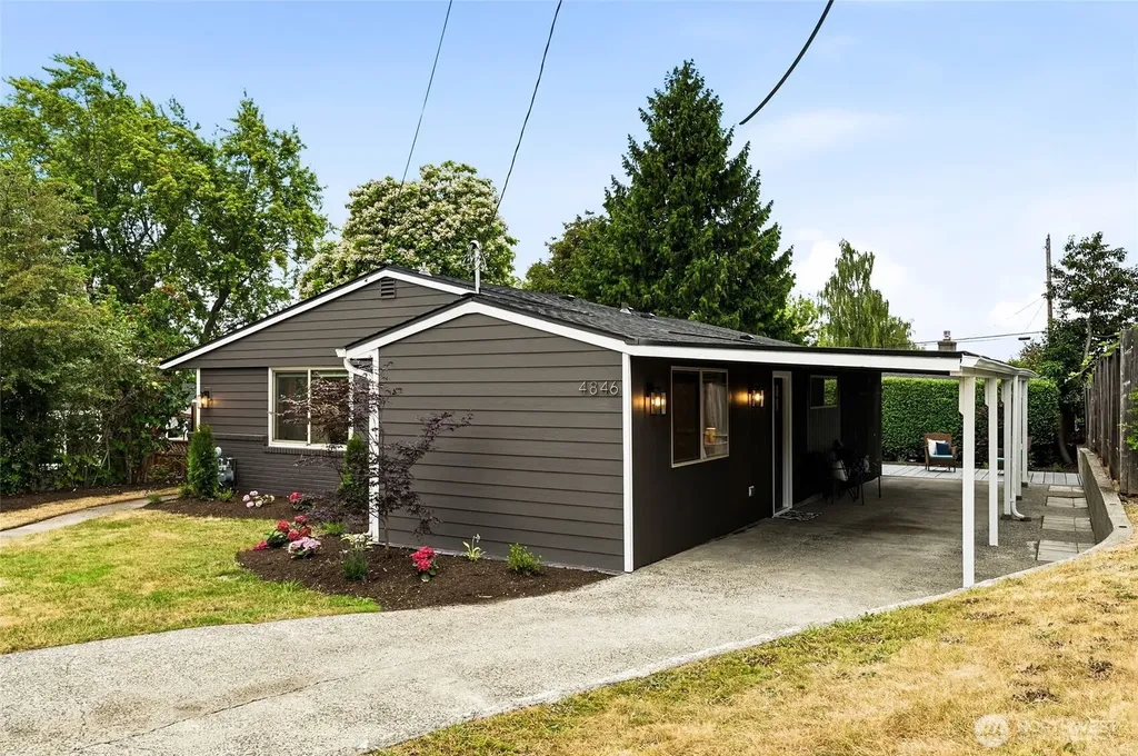 4846 S Kenny Street Seattle WA 98118