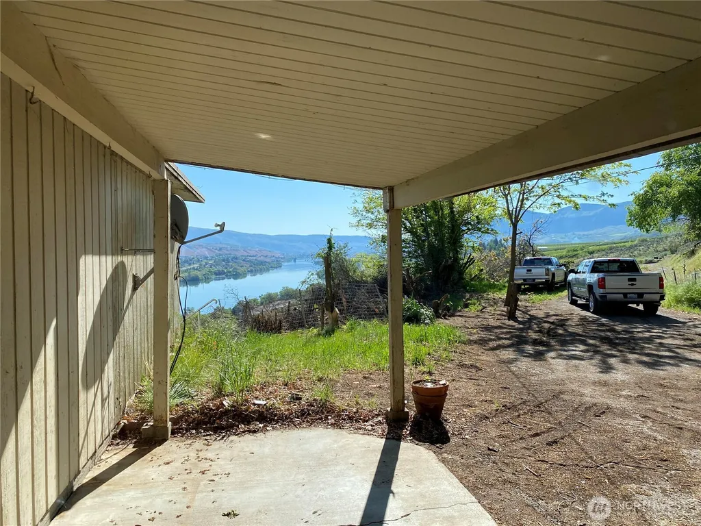 2423 Lower Hedges Road Wenatchee WA 98801