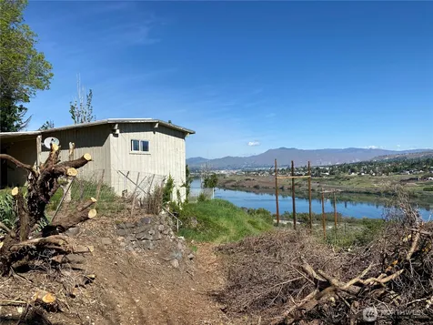 2423 Lower Hedges Road Wenatchee WA 98801