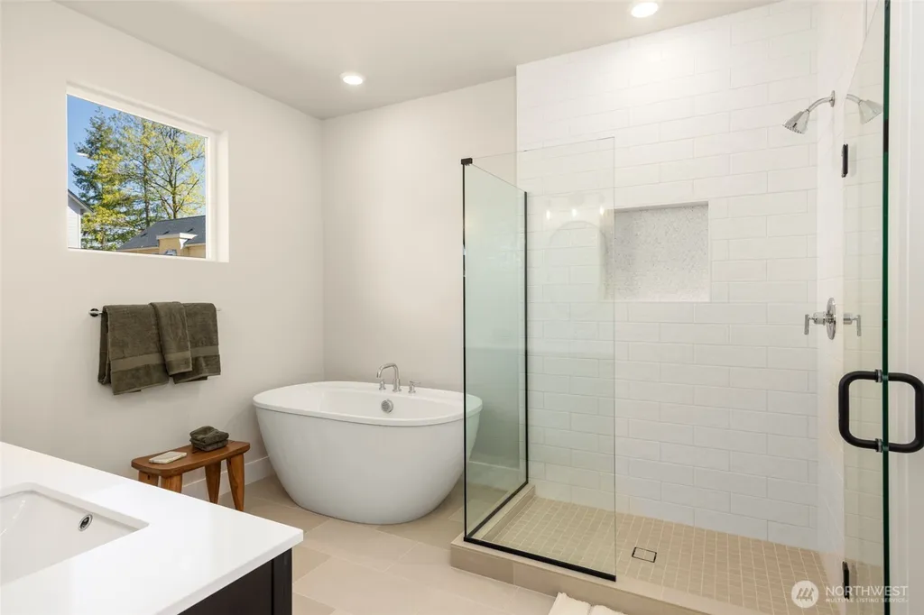 446 222nd Place SE Sammamish WA 98074