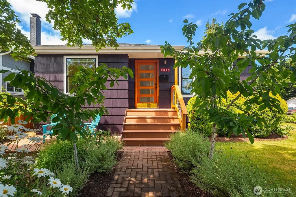 4858 S Orcas Street Seattle WA 98118