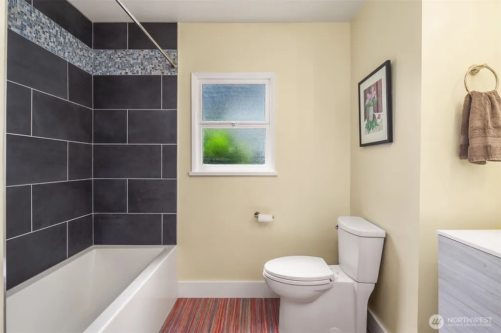 4858 S Orcas Street Seattle WA 98118