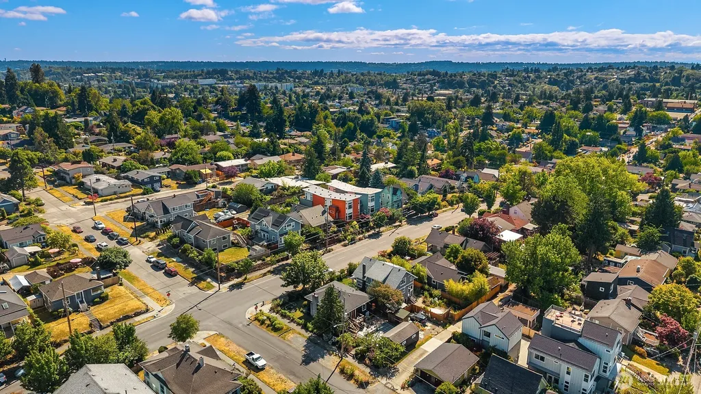 4858 S Orcas Street Seattle WA 98118