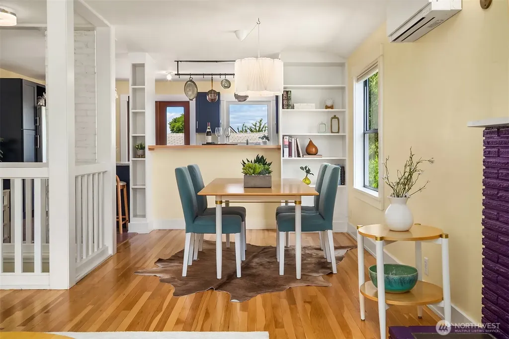 4858 S Orcas Street Seattle WA 98118
