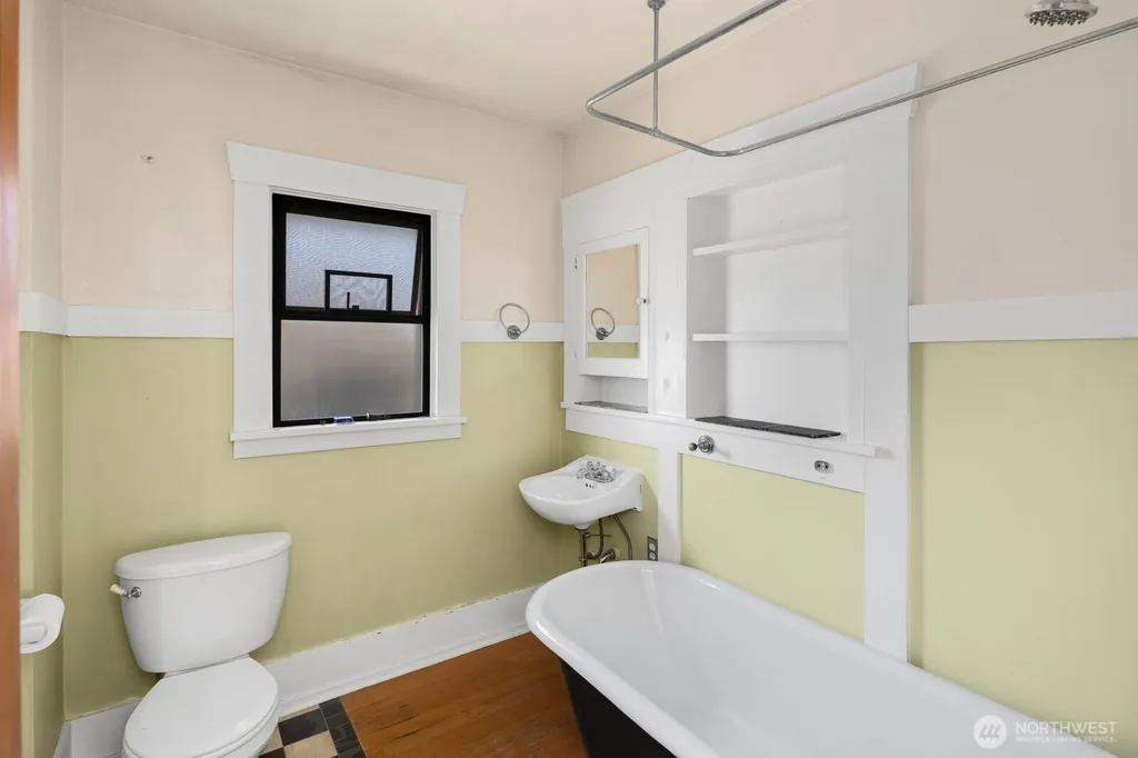 3410 37th Avenue SW Seattle WA 98126