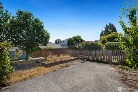 3410 37th Avenue SW Seattle WA 98126