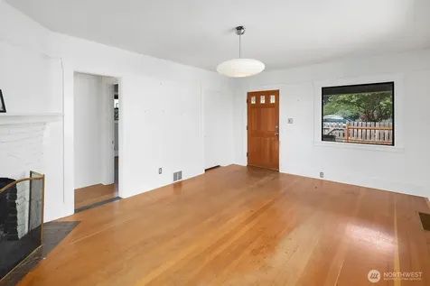 3410 37th Avenue SW Seattle WA 98126