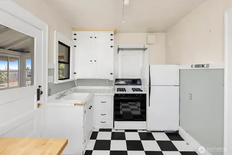 3410 37th Avenue SW Seattle WA 98126