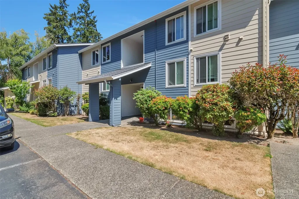 4183 W Lake Sammamish Parkway SE Bellevue WA 98008