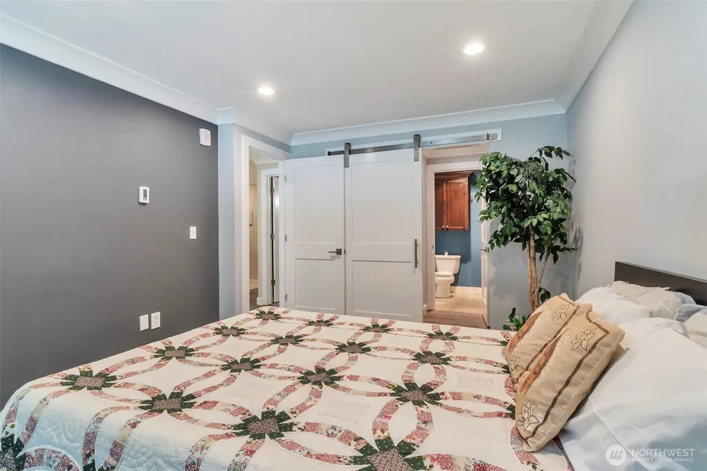 4183 W Lake Sammamish Parkway SE Bellevue WA 98008