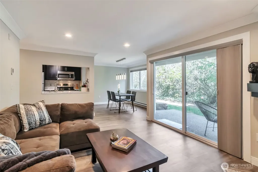 4183 W Lake Sammamish Parkway SE Bellevue WA 98008
