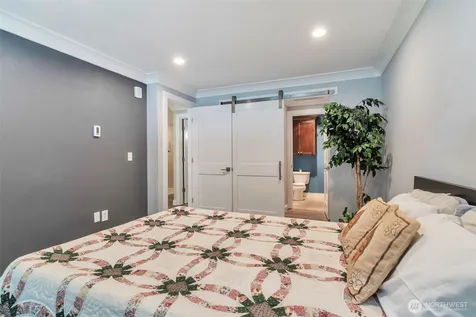4183 W Lake Sammamish Parkway SE Bellevue WA 98008