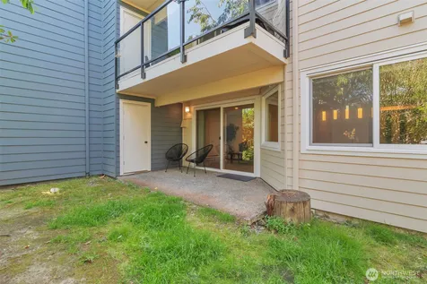 4183 W Lake Sammamish Parkway SE Bellevue WA 98008