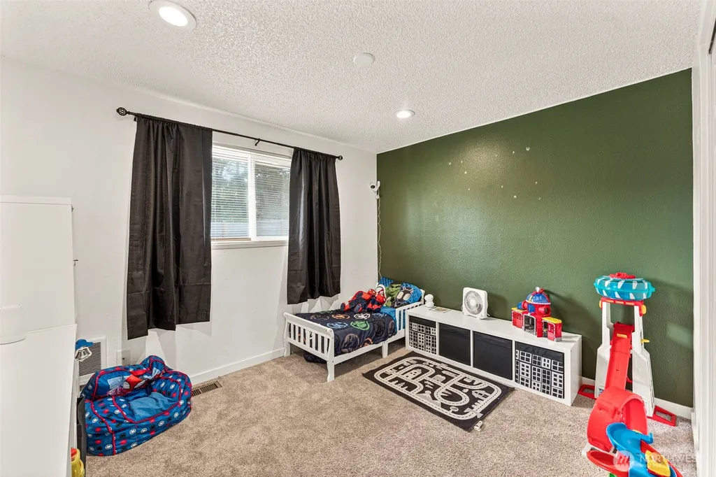 1407 58th Avenue NE Tacoma WA 98422