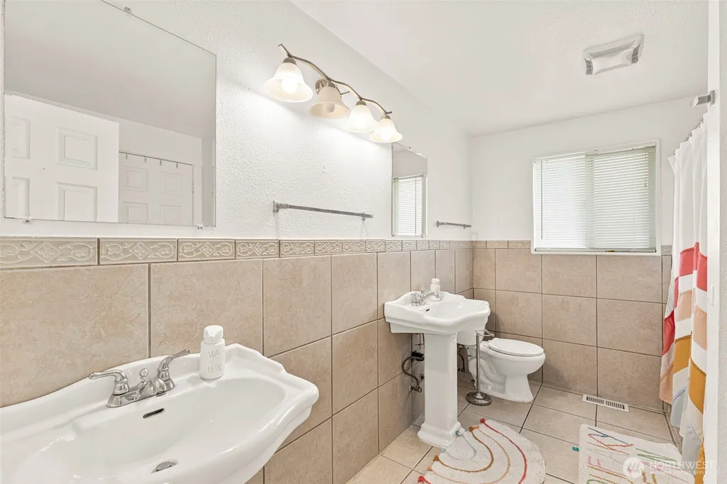 1407 58th Avenue NE Tacoma WA 98422