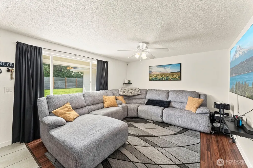 1407 58th Avenue NE Tacoma WA 98422