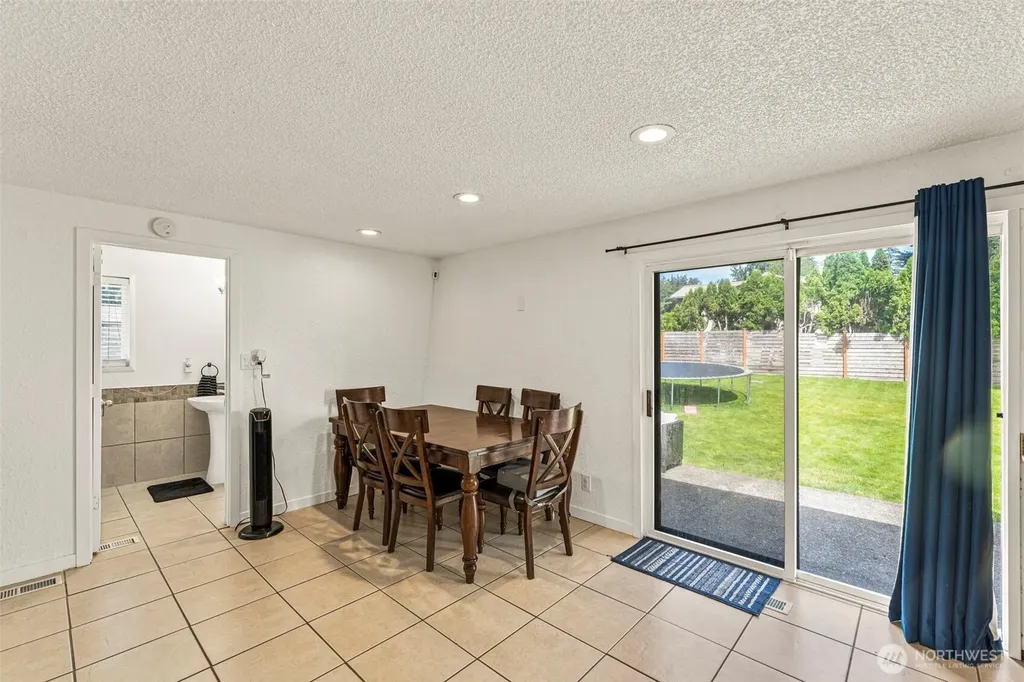 1407 58th Avenue NE Tacoma WA 98422