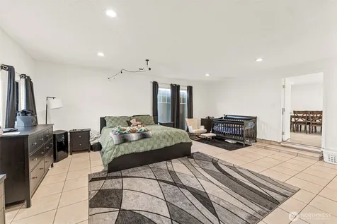 1407 58th Avenue NE Tacoma WA 98422