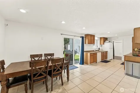 1407 58th Avenue NE Tacoma WA 98422