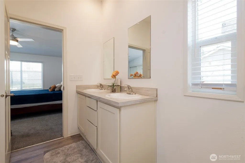 23708 Locust Way Bothell WA 98021