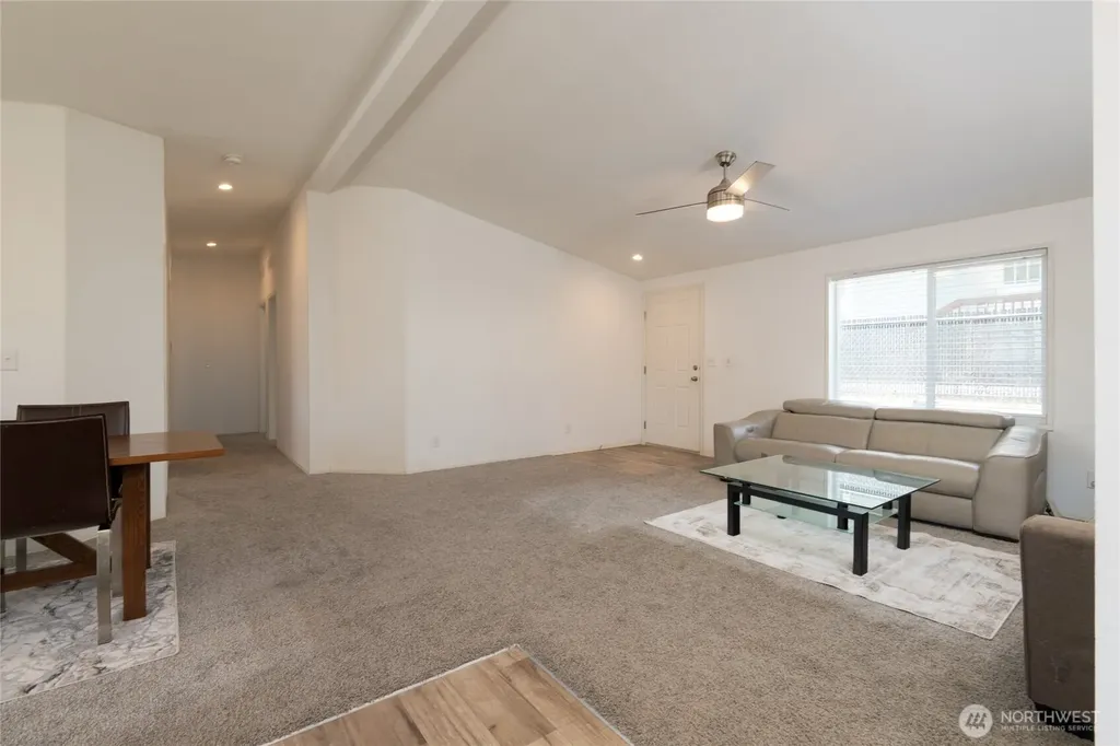 23708 Locust Way Bothell WA 98021