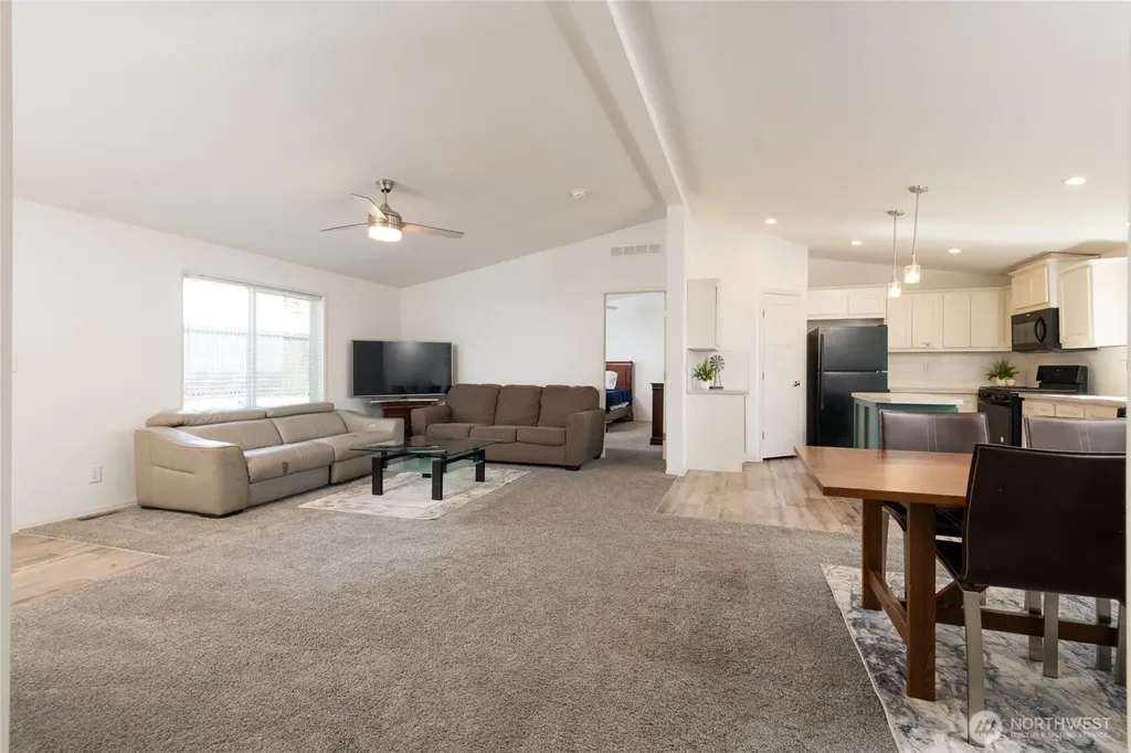 23708 Locust Way Bothell WA 98021