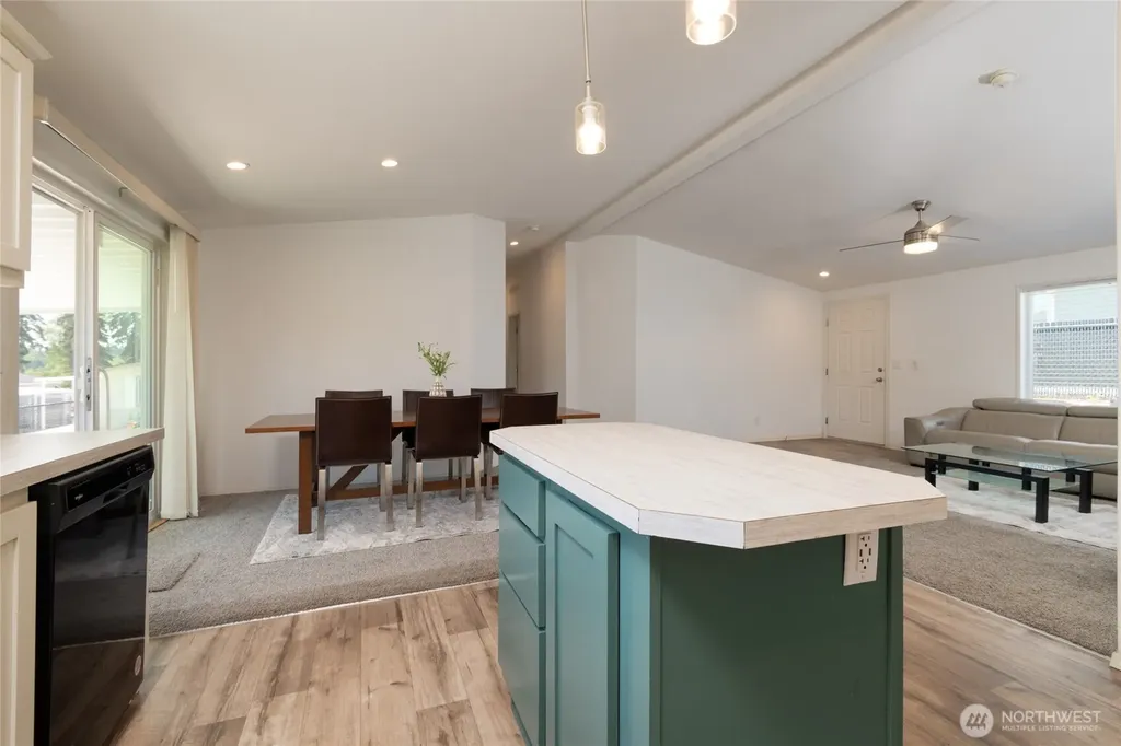 23708 Locust Way Bothell WA 98021