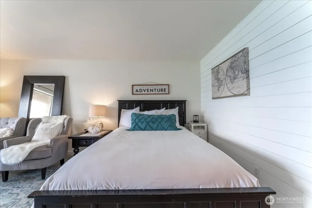322 W Woodin 301 & 301a Avenue Chelan WA 98816