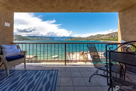 322 W Woodin 301 & 301a Avenue Chelan WA 98816