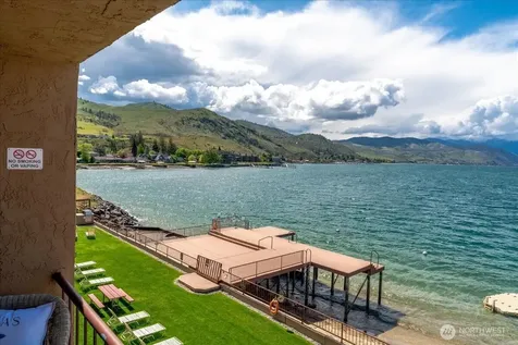 322 W Woodin 301 & 301a Avenue Chelan WA 98816