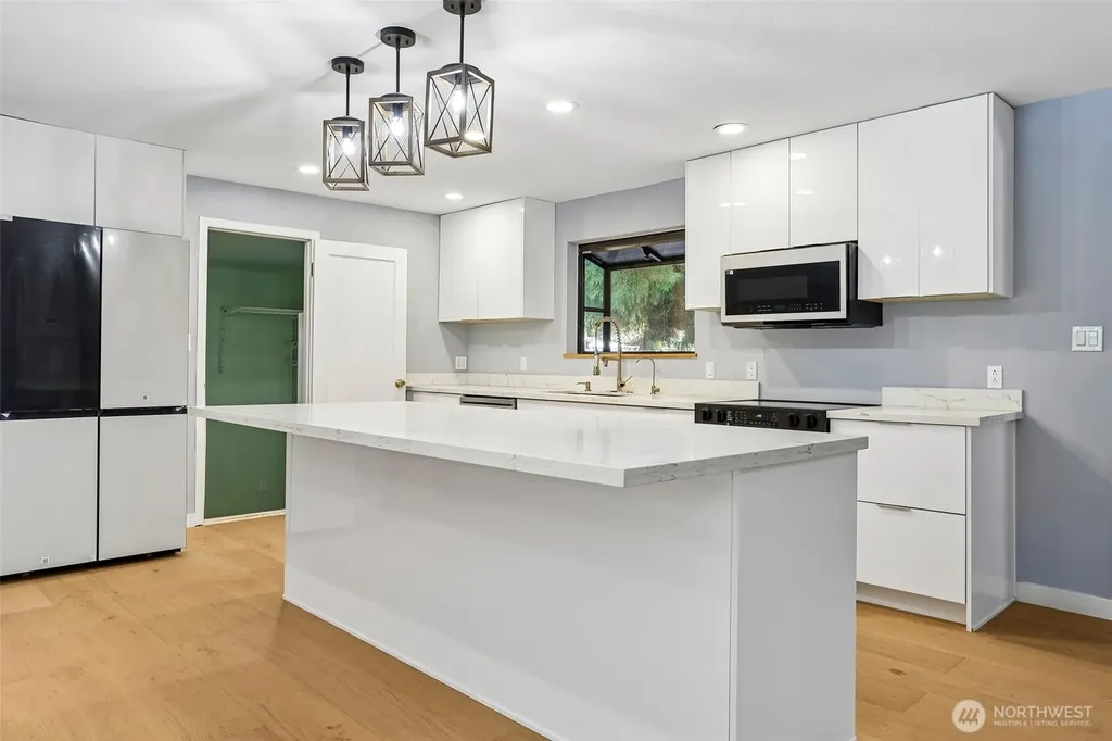 16220 Ambaum Boulevard S Burien WA 98148