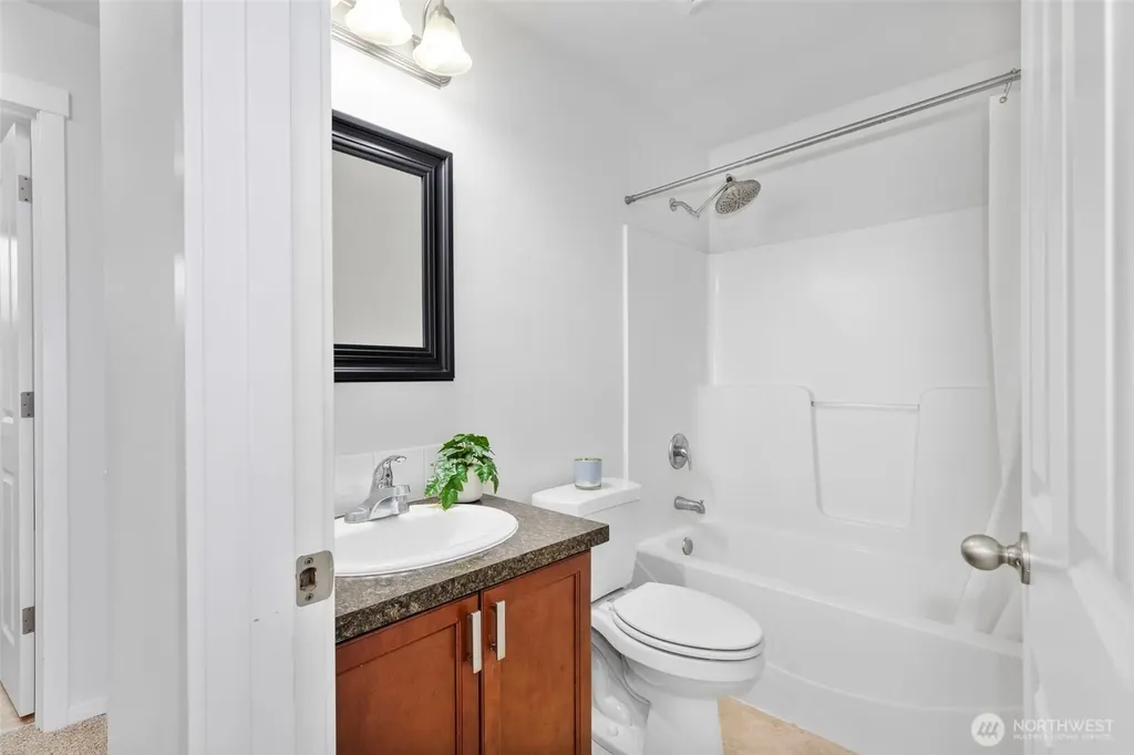 1658 NE Cascara Court Poulsbo WA 98370