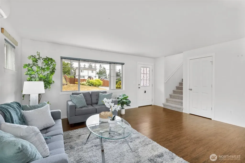 1658 NE Cascara Court Poulsbo WA 98370
