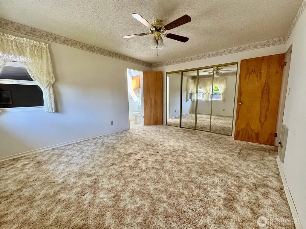 102 Laurel Place Longview WA 98632