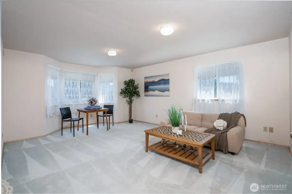 176 Eagle Ridge Drive E Puyallup WA 98374