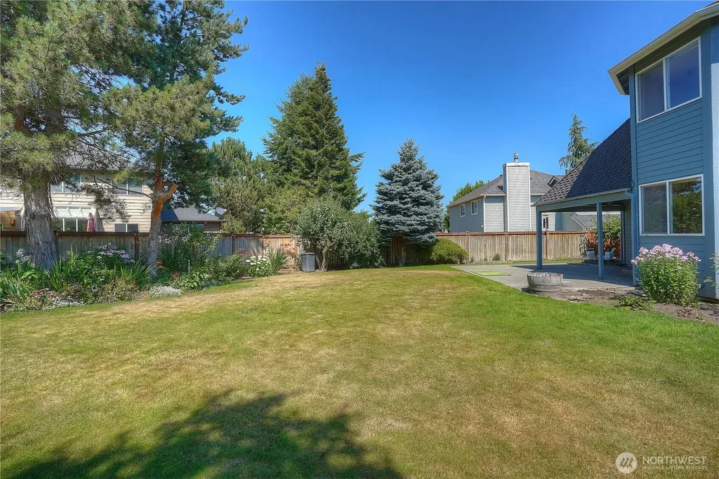176 Eagle Ridge Drive E Puyallup WA 98374