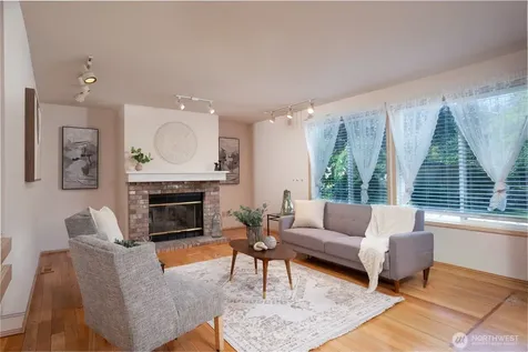176 Eagle Ridge Drive E Puyallup WA 98374