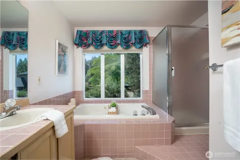 176 Eagle Ridge Drive E Puyallup WA 98374