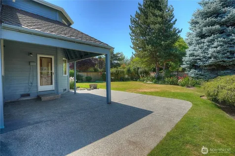 176 Eagle Ridge Drive E Puyallup WA 98374