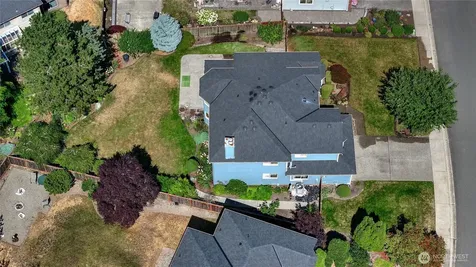 176 Eagle Ridge Drive E Puyallup WA 98374