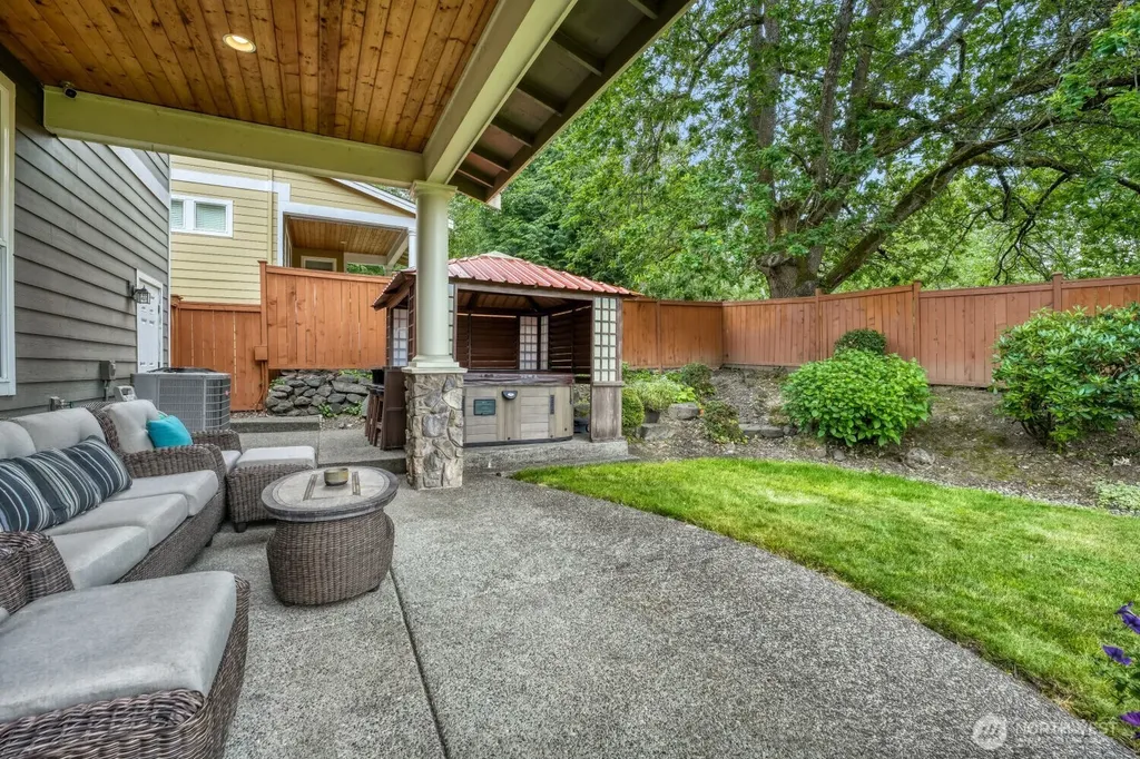 1001 S 38th Court Renton WA 98055